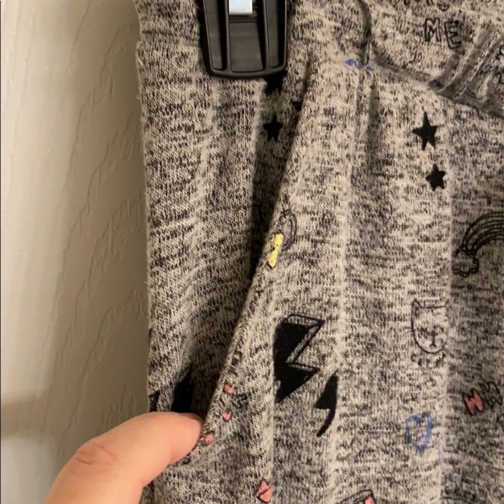 Forever 21 Gray Print Casual Joggers Lounge Pants Pockets Rayon-Blend Size Small - Picture 4 of 7
